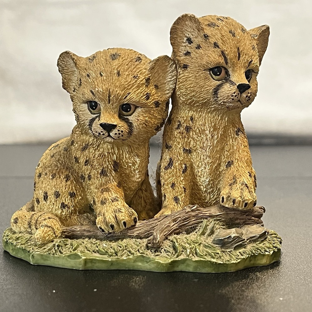 Endangered Young'uns CHARMING CHEETAHS Collectible Animal Figurine Vintage 1996